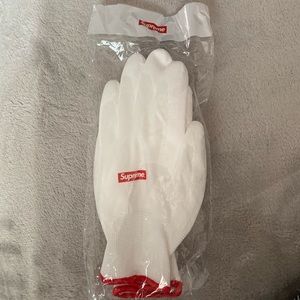 Supreme gloves week 1 FW20